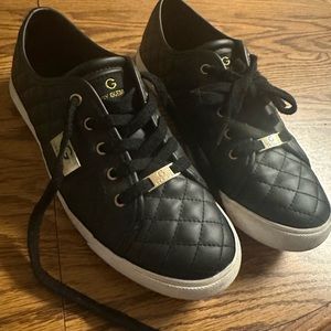 G By Guess Backer Shoes Womens 9 1/2 M Black Low Top Sneakers Quilted Pattern